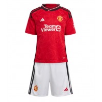 Camiseta Manchester United Casemiro #18 Primera Equipación Replica 2023-24 para niños mangas cortas (+ Pantalones cortos)